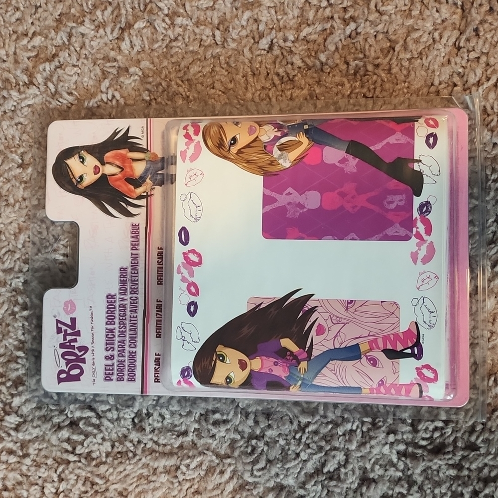 BRATZ peel & stick wall border